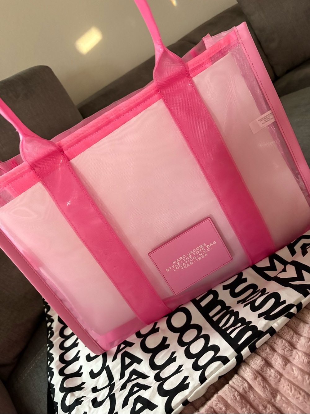 Marc Jacobs Neon Pink Mesh Tote with Logo (large size tote) - Picture 2 of 4